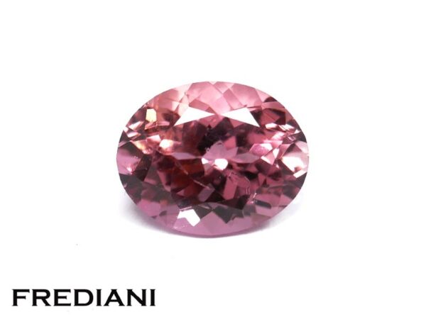 Tourmaline rose ovale 100x80 de 2.92 carats