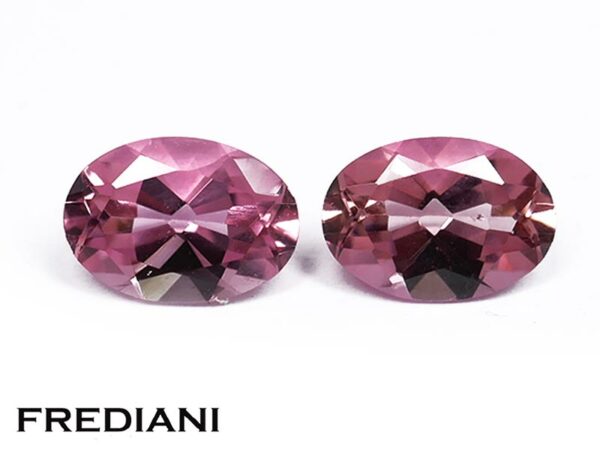 Paire de tourmalines roses ovales 70x50 de 1.41 carat