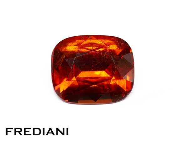 Grenat spessartite coussin certifié 99x82 de 4.12 carats