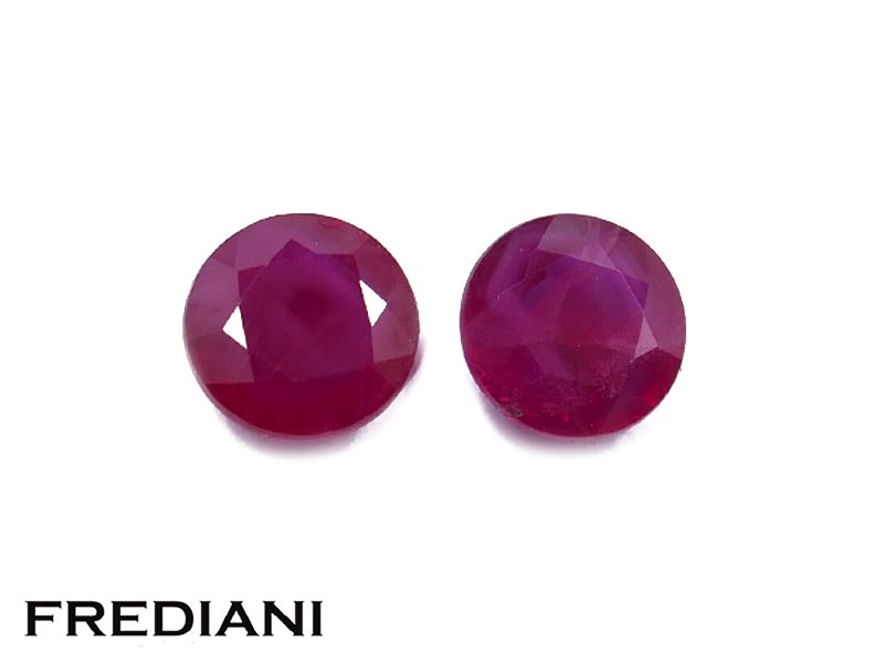 Paire de rubis ronds