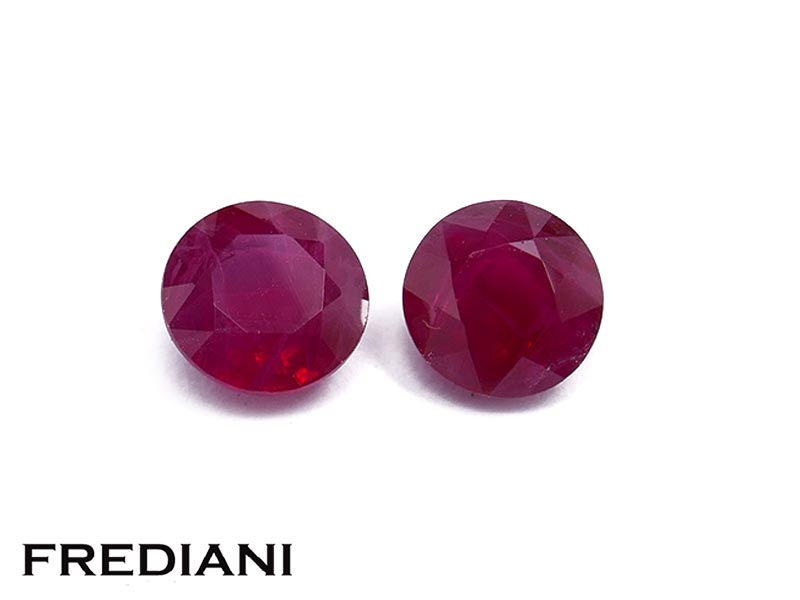 Paire de rubis ronds