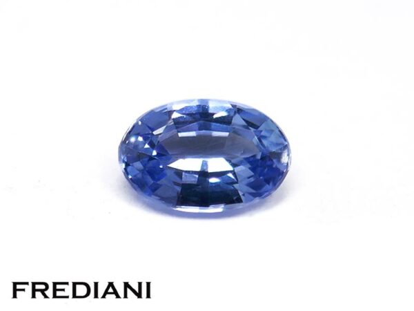 Saphir bleu ovale 59x40 de 0.55 carat