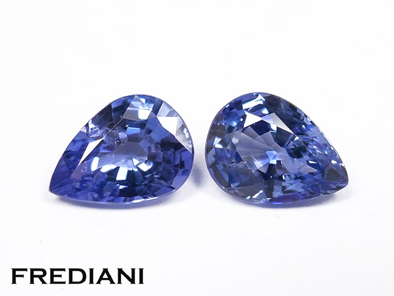 Paire de saphirs bleus poires
