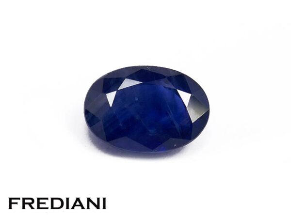 Saphir bleu ovale 70x50 de 1.10 carat