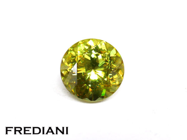 Sphène rond 6.8 mm de 1.37 carat