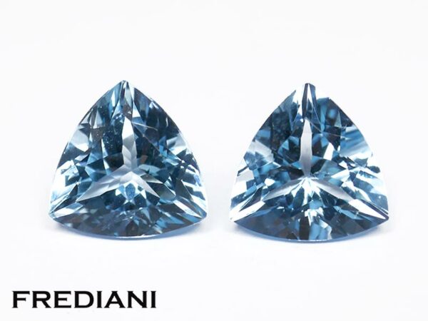 Appairage de topazes bleues traitées troïdias 100x100 de 7.73 carats