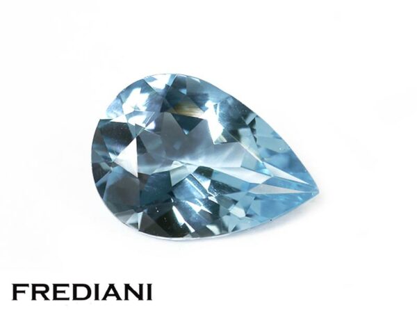 Topaze bleue traitée poire 140x100 de 5.30 cts