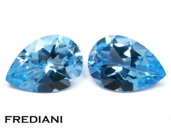 Appairage de topazes bleues traitées poires 140x99 de 11.68 carats