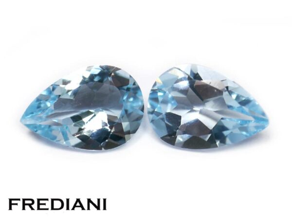 Appairage de topazes bleues traitées poires 100x70 de 4.00 carats
