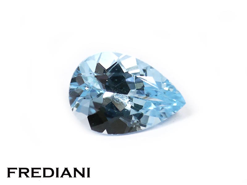 Topaze bleue traitée poire