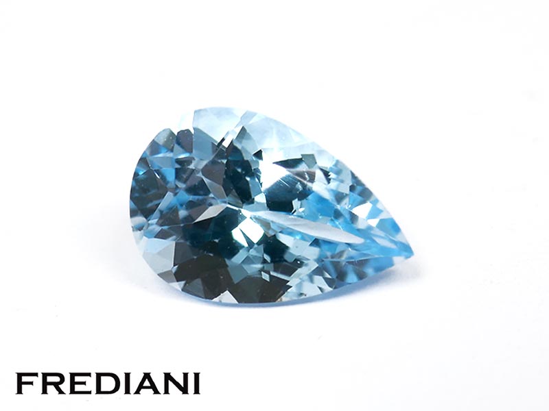 Topaze bleue traitée poire