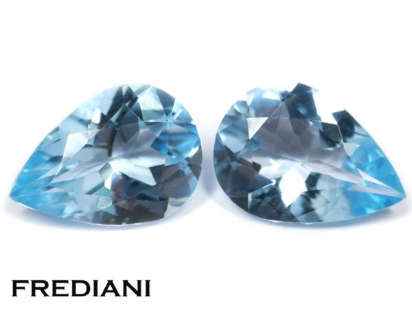 Appairage de topazes bleues traitées poires 140x100 de 10.66 carats