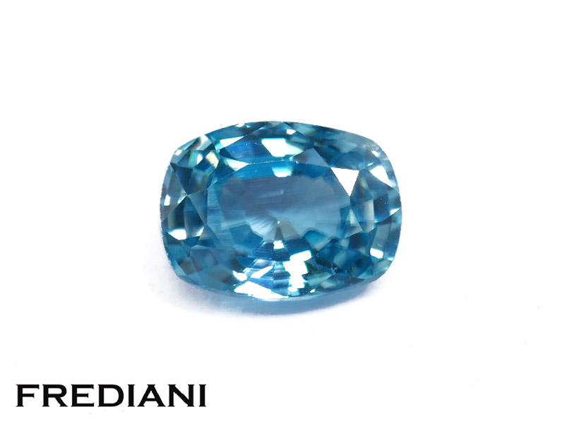 Zircon bleu coussin ovale