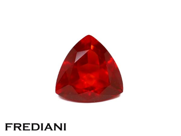 Opale de feu troïdia 87x86 de 1.58 carat