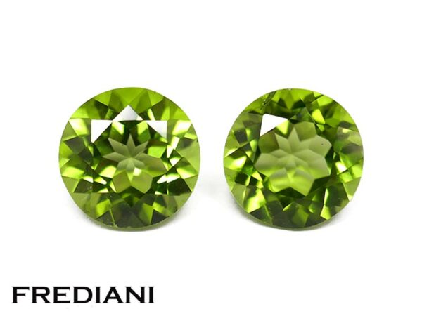 Appairage de péridots ronds 8 mm de 4.63 carats