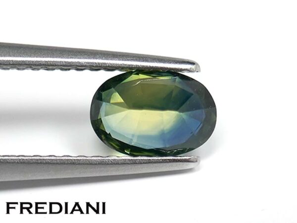 Saphir bleu/vert ovale 73x52 de 1.15 carat