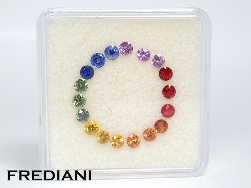 Lot de 18 saphirs ronds de couleur