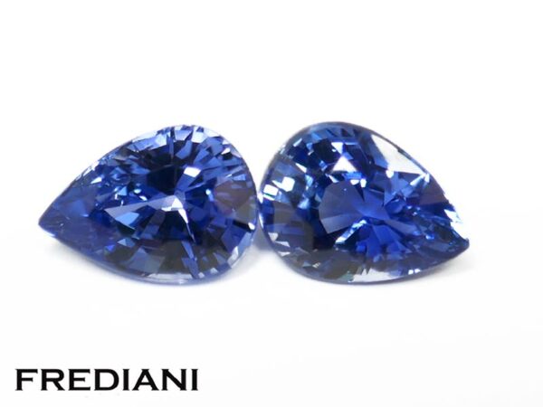 Appairage de saphirs bleus poires 69x49 de 1.95 carat