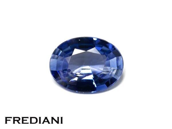 Saphir bleu ovale 76x58 de 1.07 carat