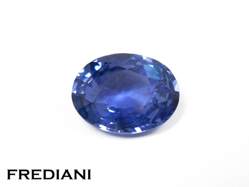 Saphir bleu ovale