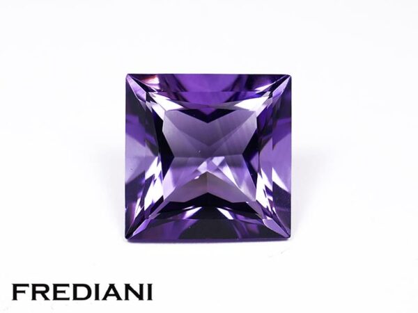 Améthyste carrée taille princesse 100x100 de 3.10 carats