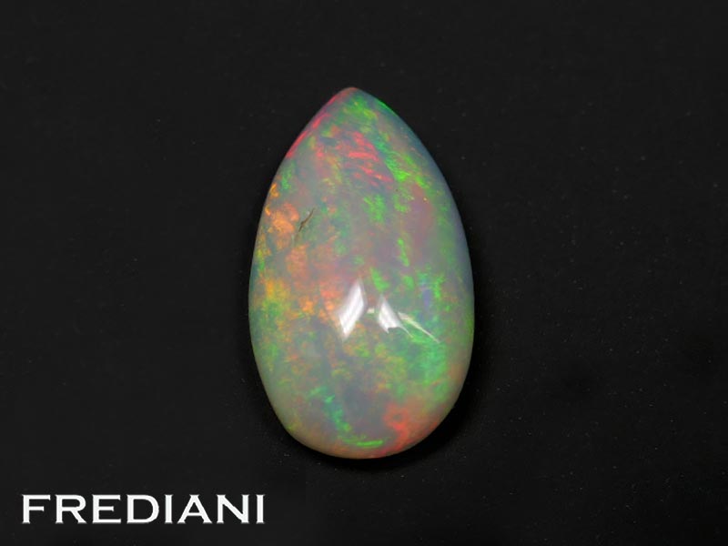 Opale poire cabochon