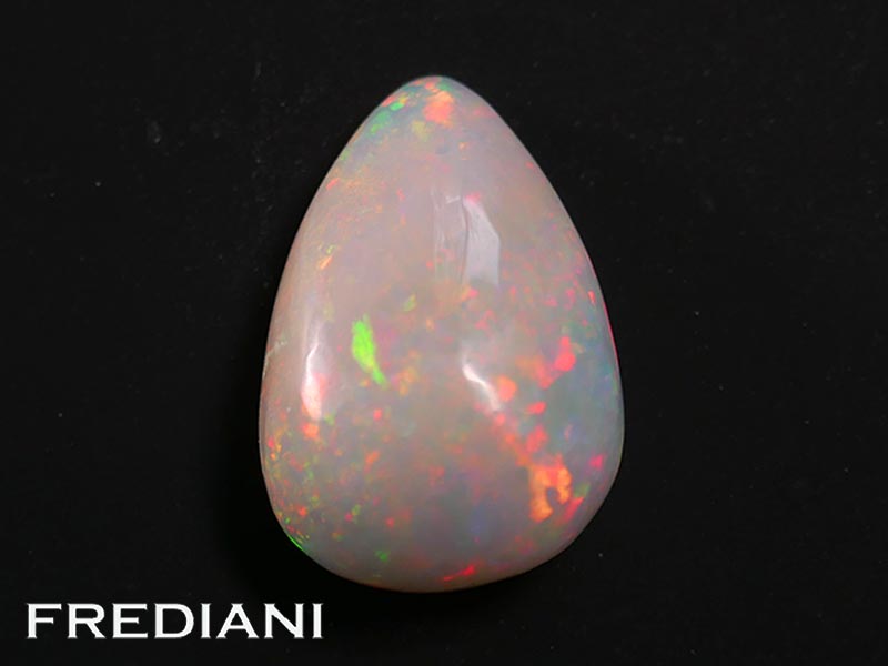 Opale poire cabochon