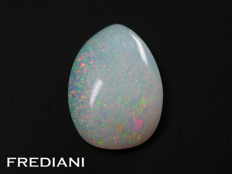 Opale poire cabochon