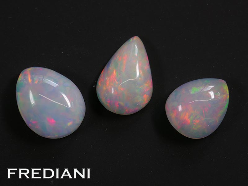 Lot de 3 opales poires cabochons
