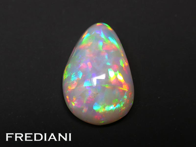 Opale poire baroque cabochon