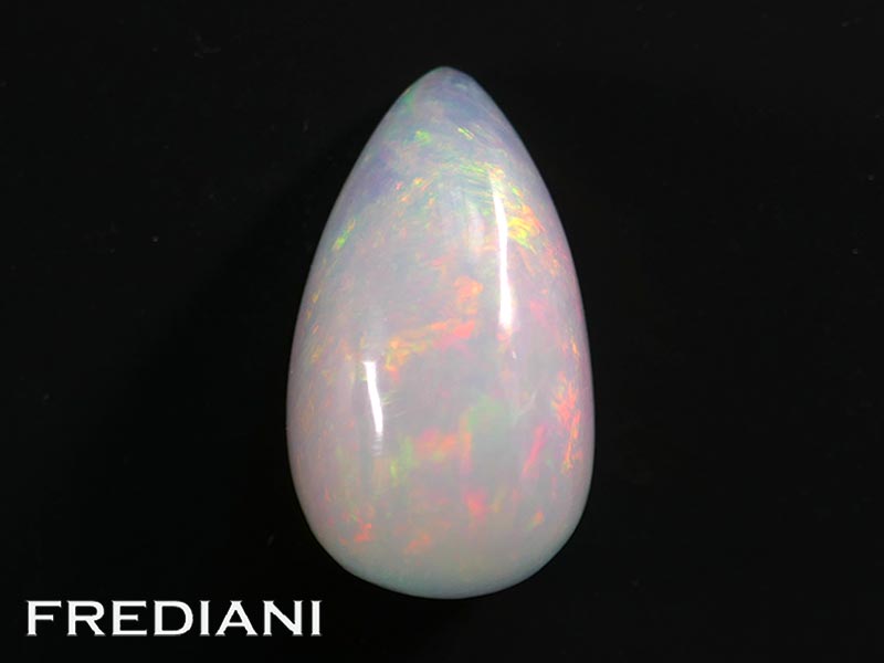 Opale poire cabochon