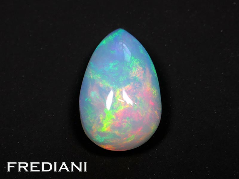 Opale poire cabochon