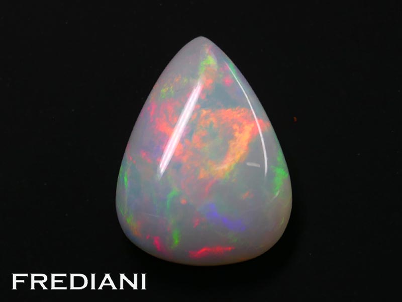 Opale poire cabochon