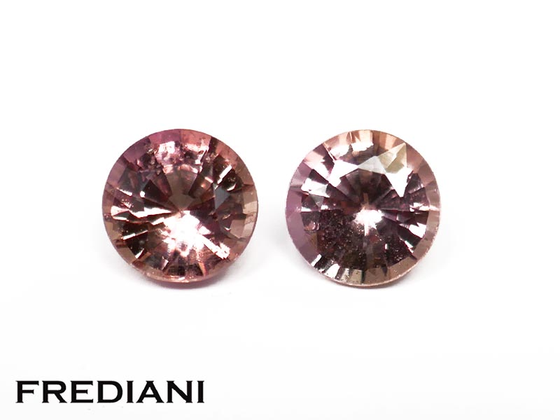 Paire de saphirs bruns rosés ronds naturels