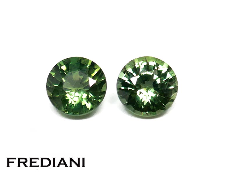 Paire de saphirs verts ronds naturels