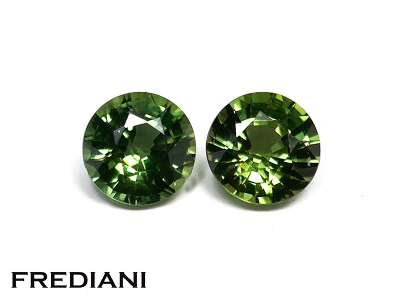 Paire de saphirs verts ronds naturels