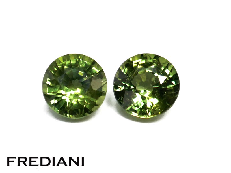 Paire de saphirs verts ronds naturels
