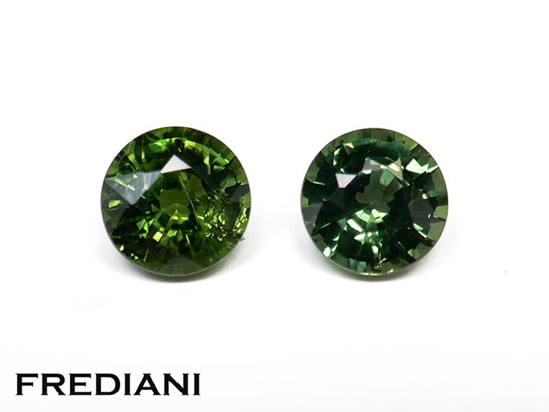 Paire de saphirs verts ronds naturels