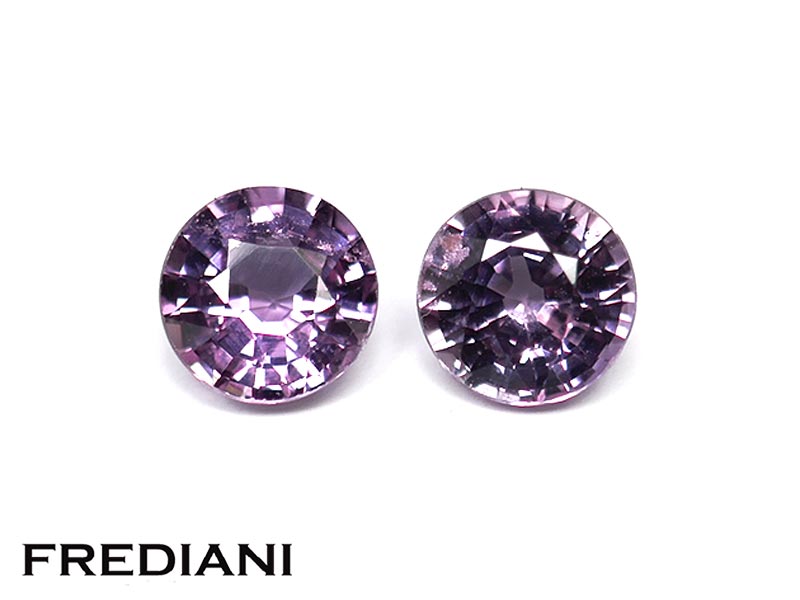 Paire de saphirs violets ronds naturels