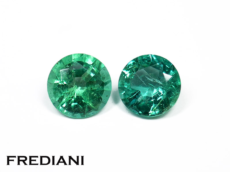 Paire d'émeraudes rondes