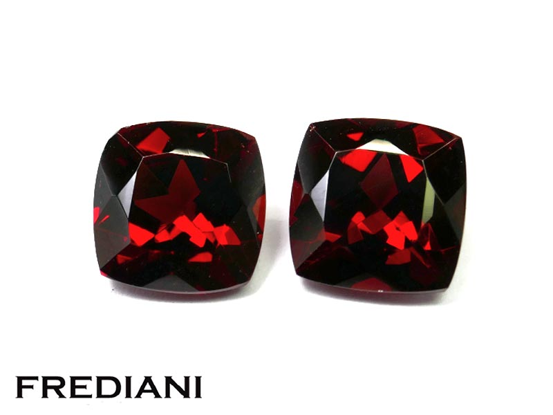 Paire de grenats almandins coussins