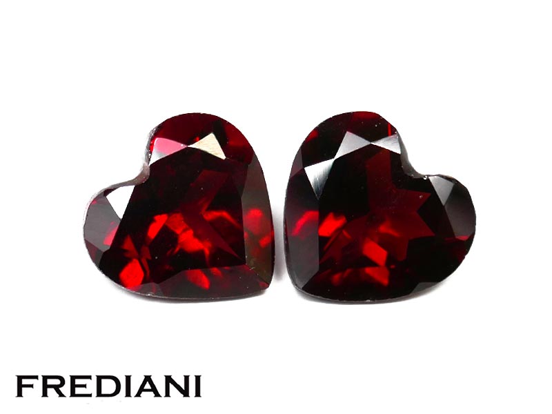 Paire de grenats almandins coeurs