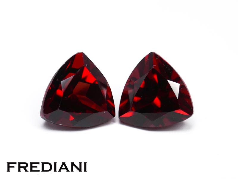 Paire de grenats almandins troïdias