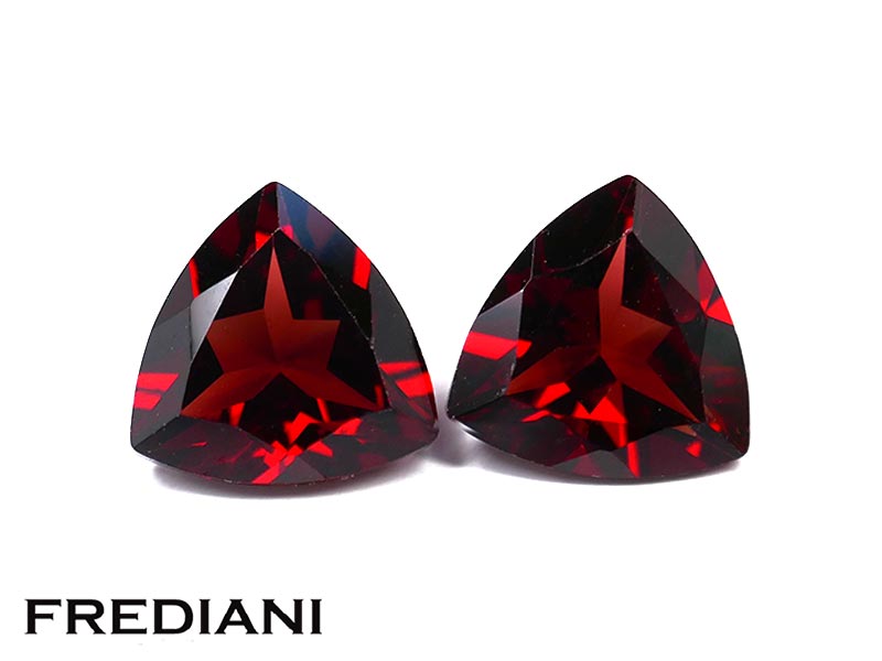 Paire de grenats almandins troïdias