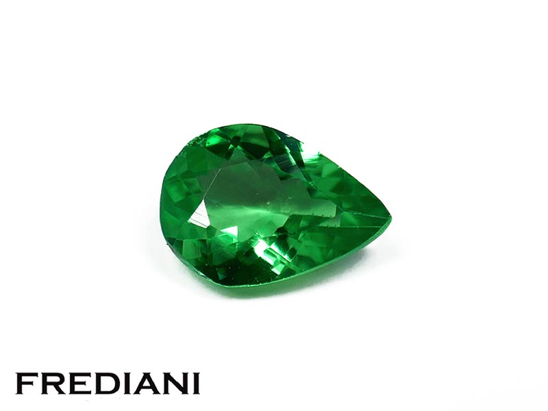 Grenat tsavorite poire