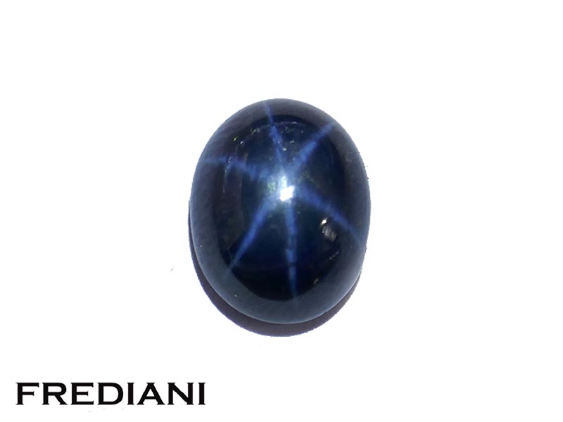 Saphir étoilé traité cabochon ovale