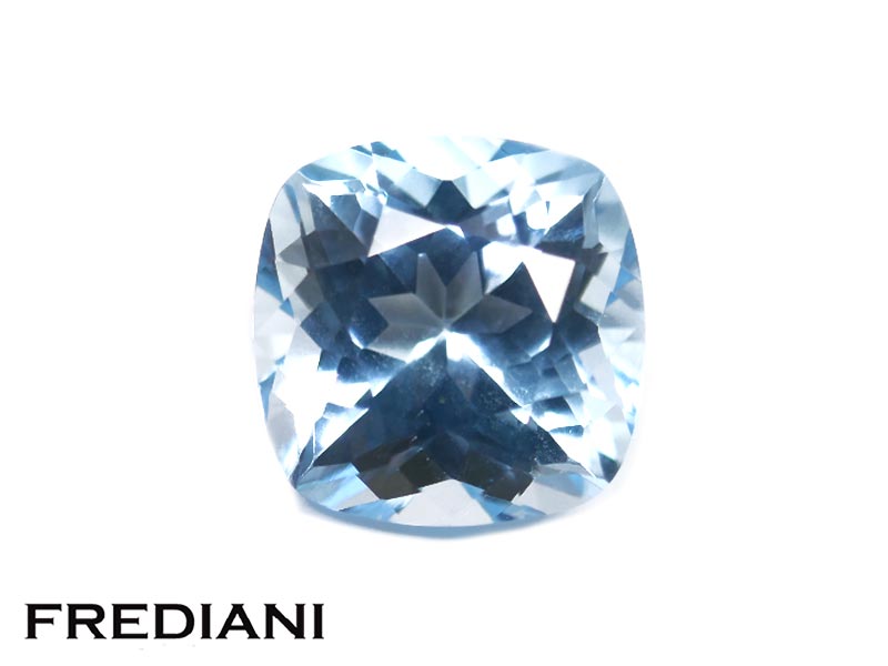 Topaze bleue traitée coussin