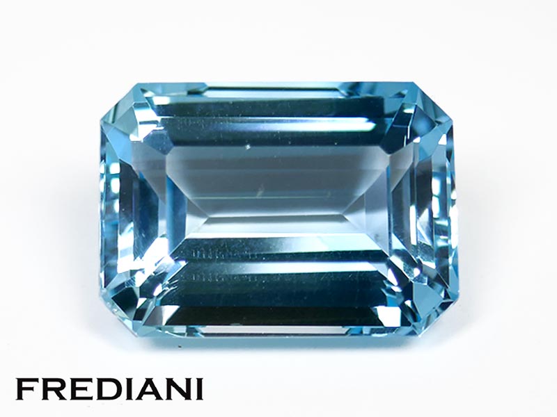 Topaze bleue traitée rectangulaire