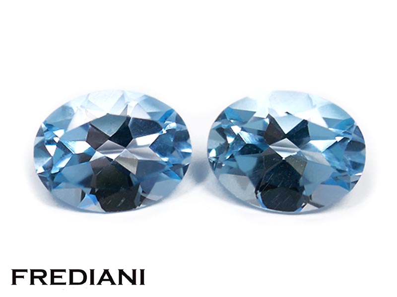 Paire de topazes bleues traitées ovales