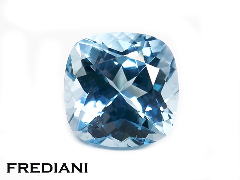Topaze bleue traitée coussin